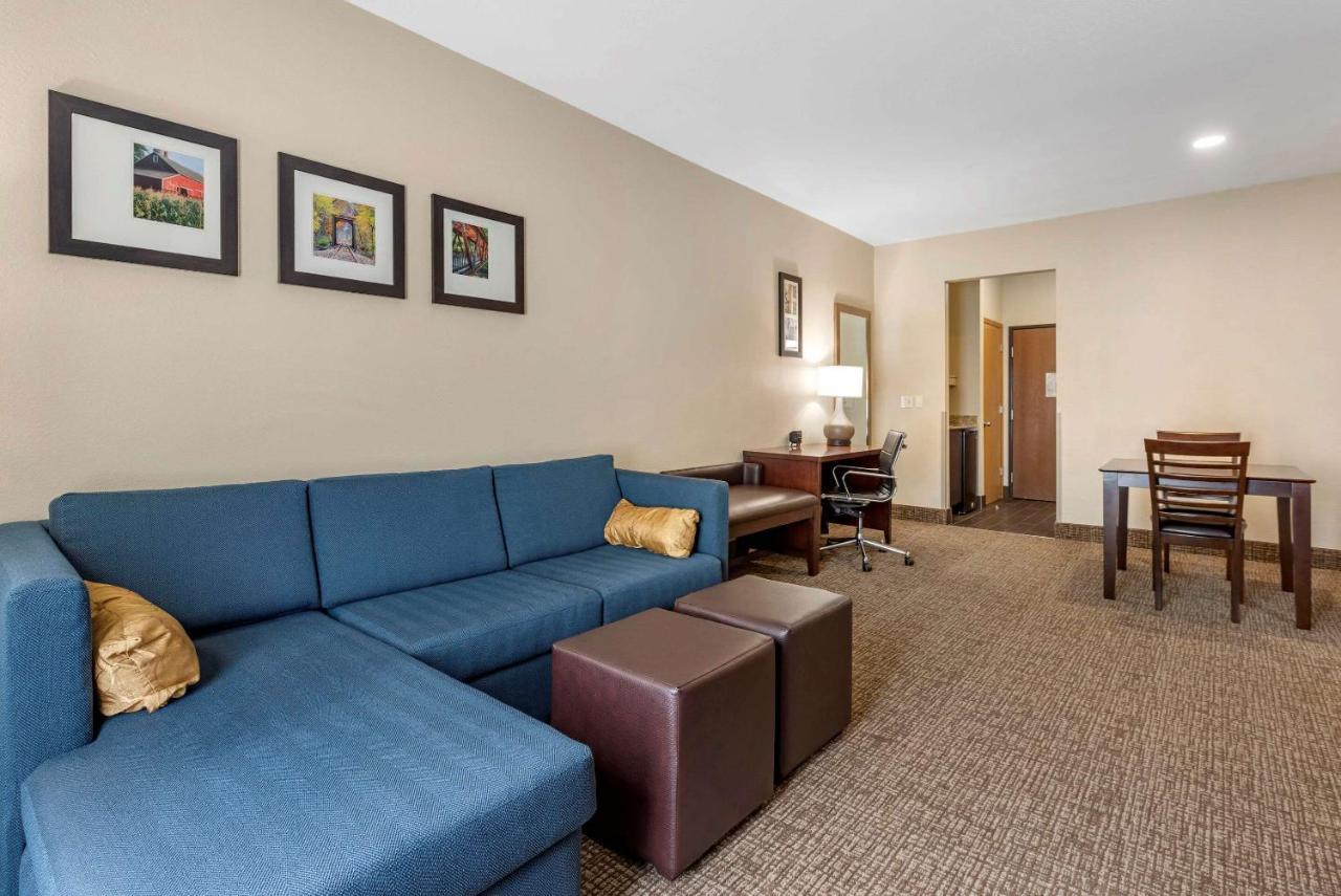 Comfort Suites Auburn Near I-69 Zewnętrze zdjęcie