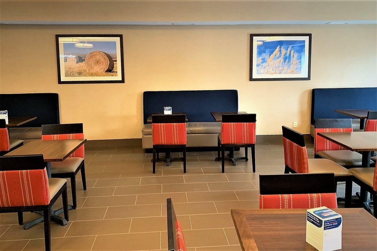 Comfort Suites Auburn Near I-69 Zewnętrze zdjęcie