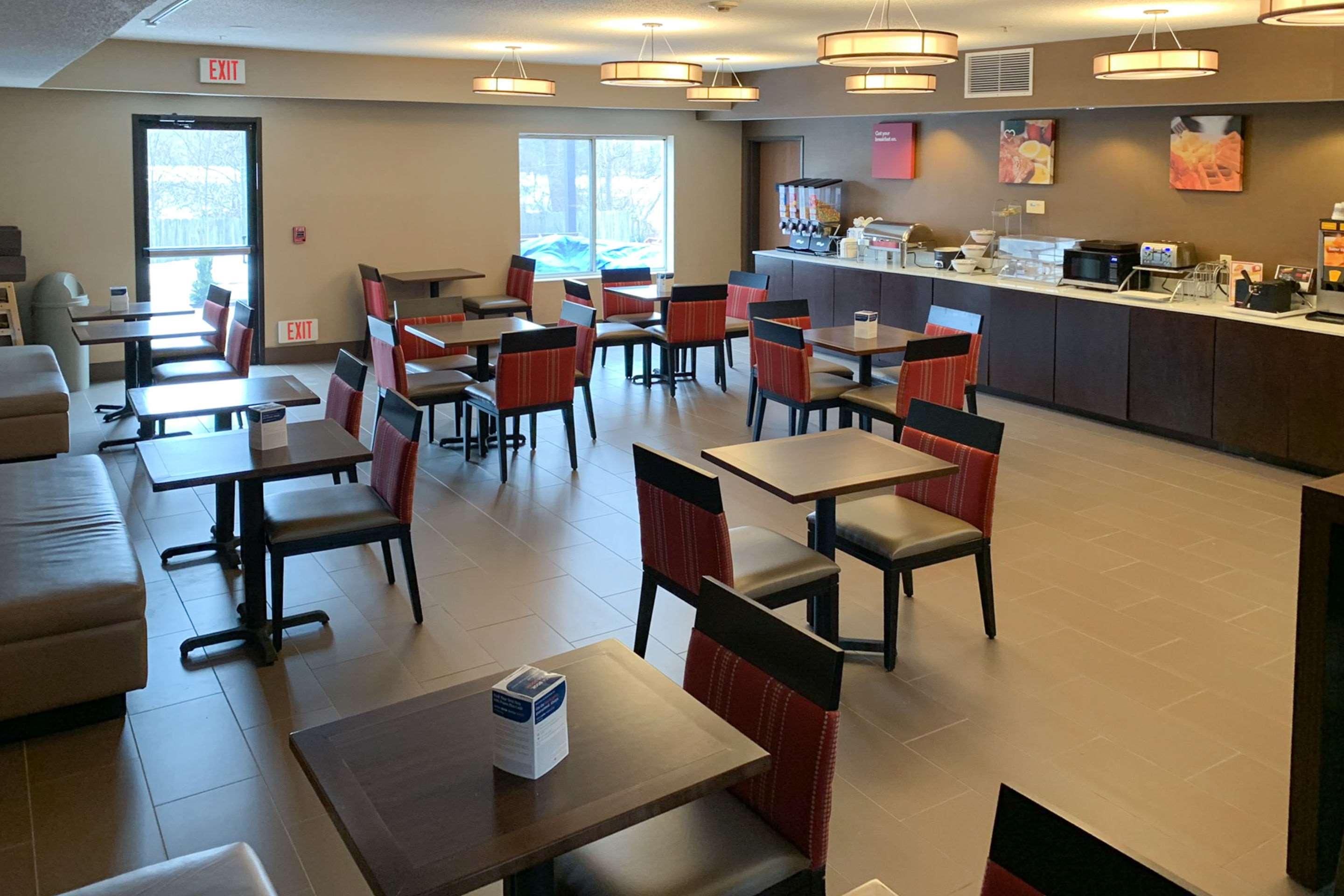Comfort Suites Auburn Near I-69 Zewnętrze zdjęcie