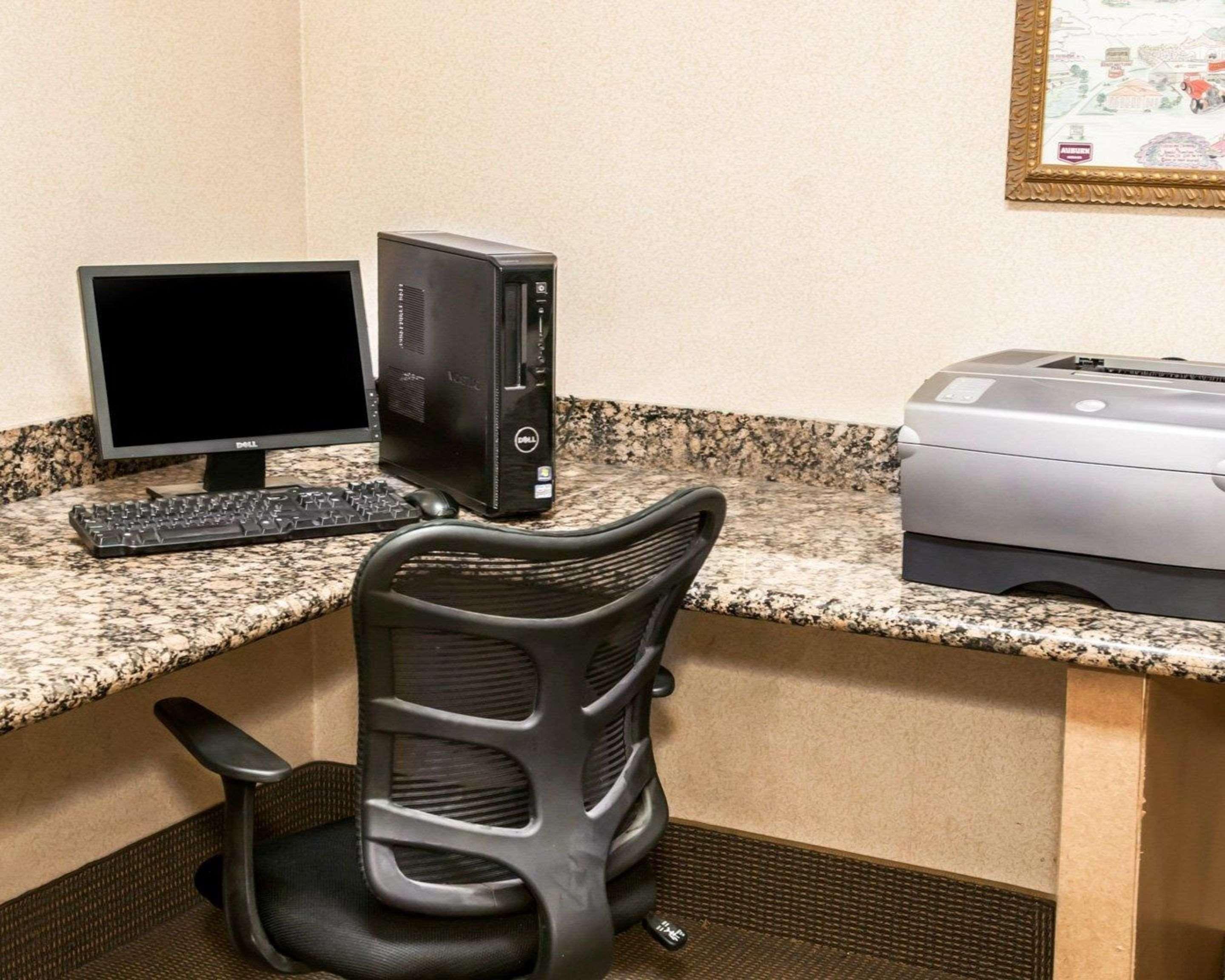 Comfort Suites Auburn Near I-69 Zewnętrze zdjęcie