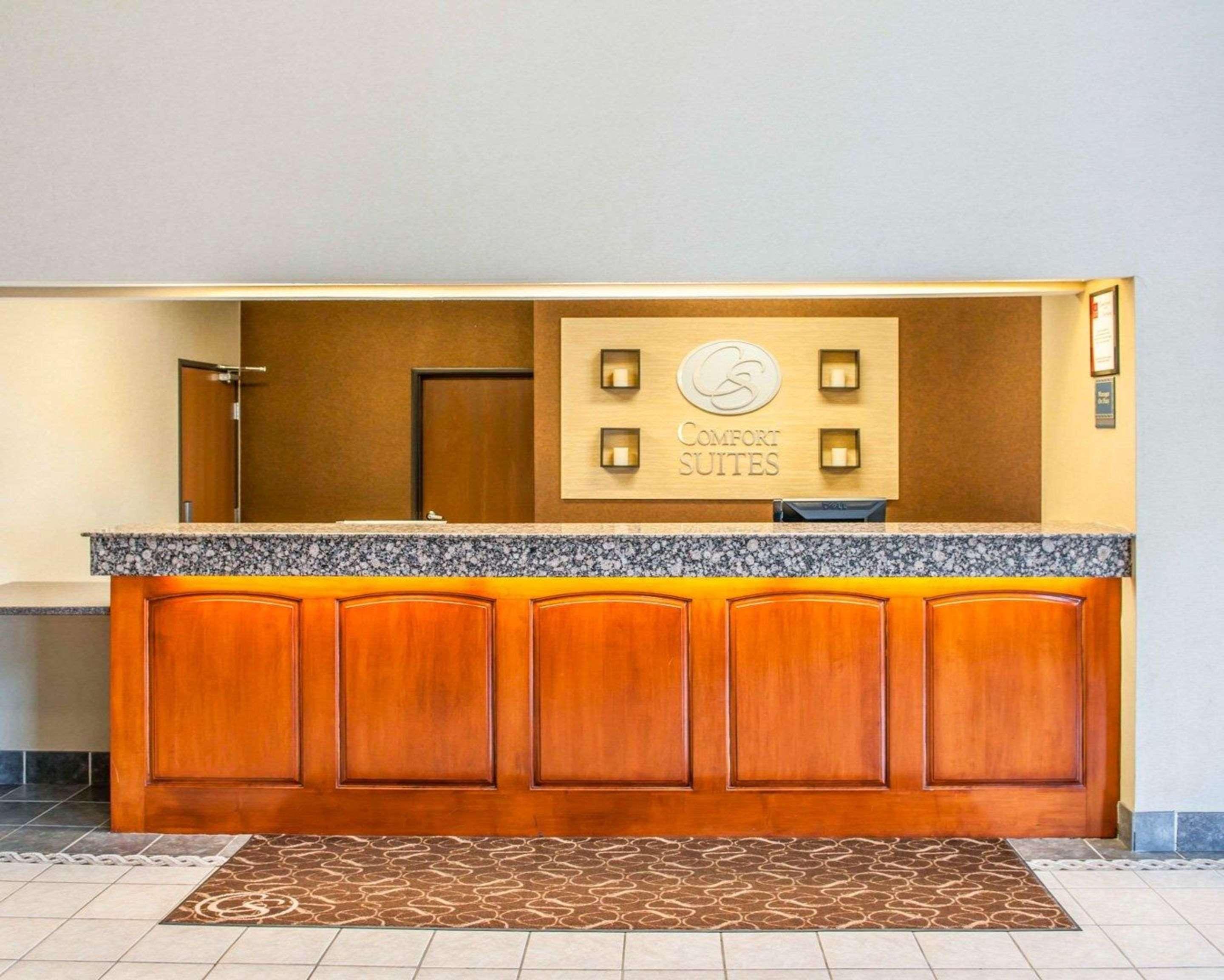 Comfort Suites Auburn Near I-69 Zewnętrze zdjęcie