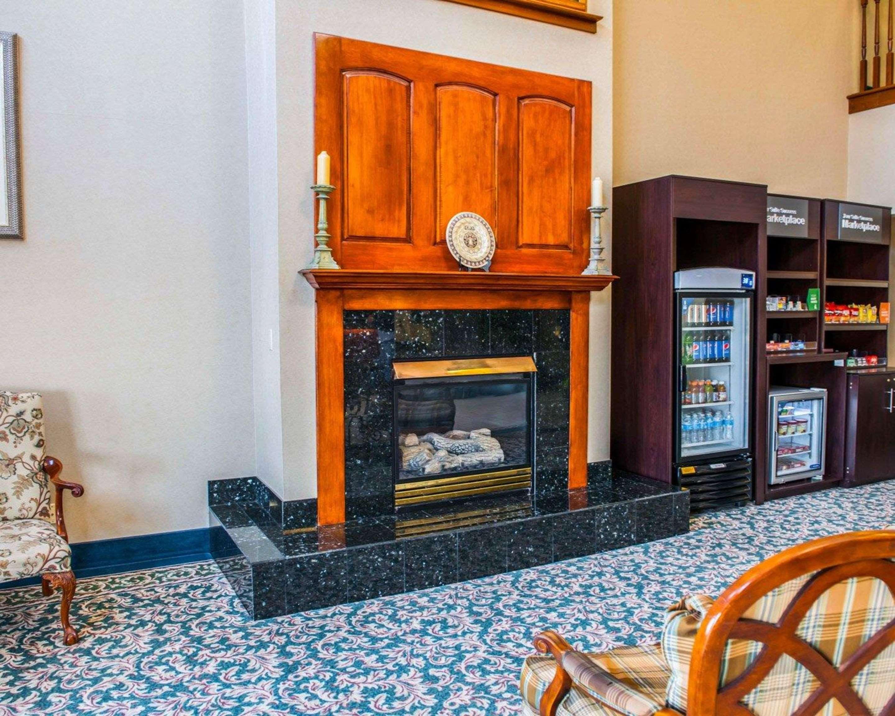 Comfort Suites Auburn Near I-69 Zewnętrze zdjęcie