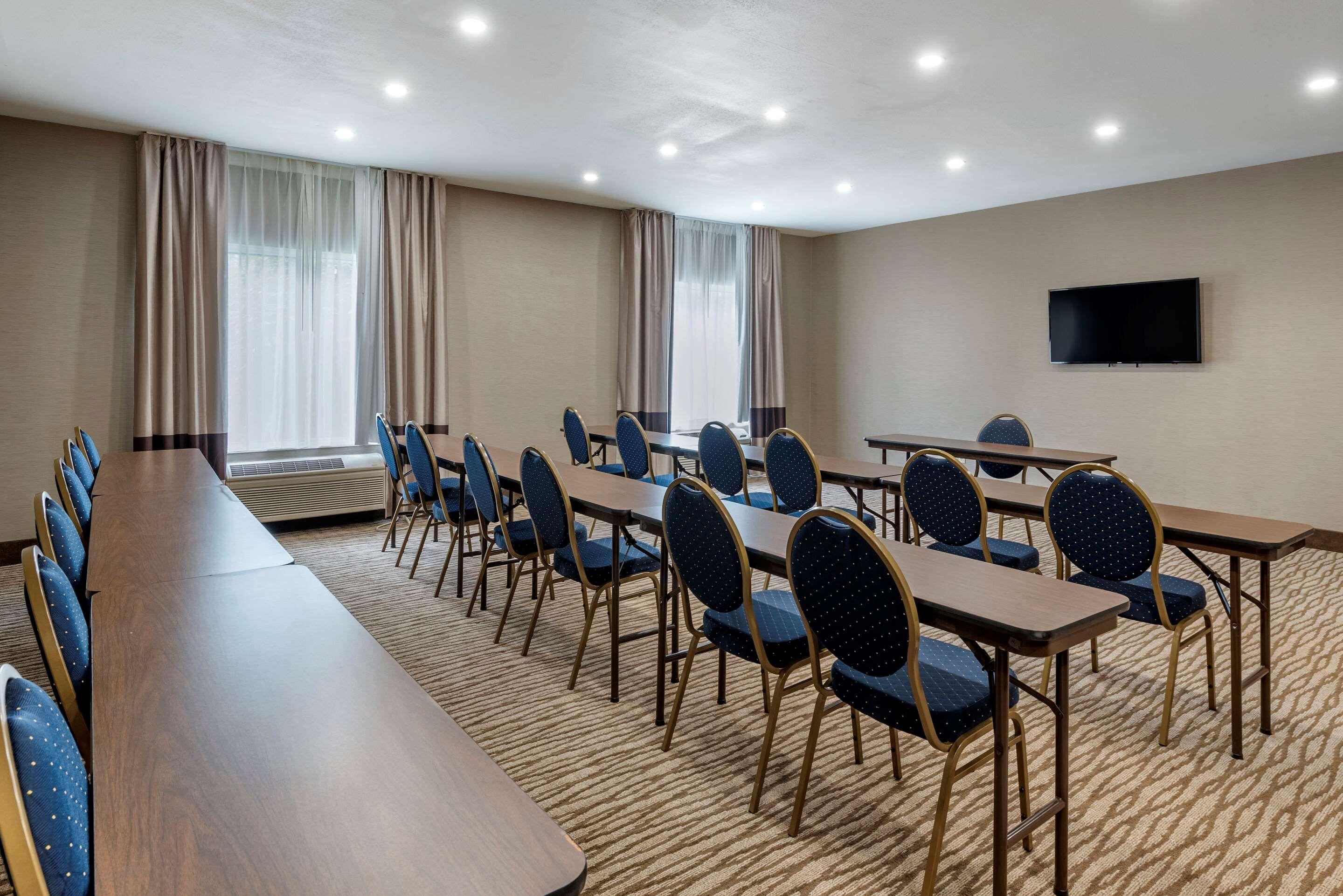 Comfort Suites Auburn Near I-69 Zewnętrze zdjęcie